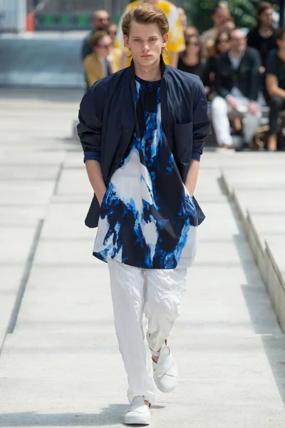 Look 24
